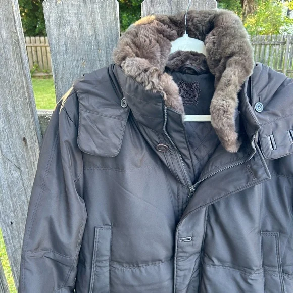 Aquascutum London Black Puffer Jacket with Insulated Design - Picture 2 of 11